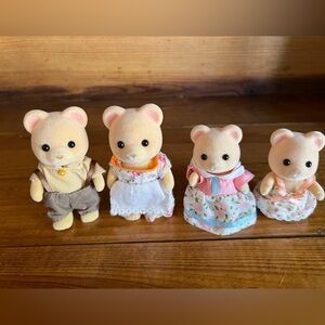 Calico critters bear family of 4